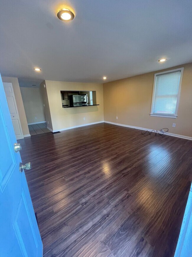 Foto del edificio - 526 N Huron St