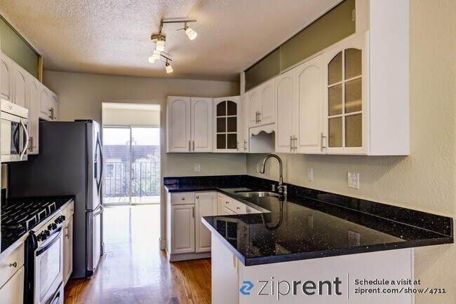 Foto del edificio - 851 Ridge Ct