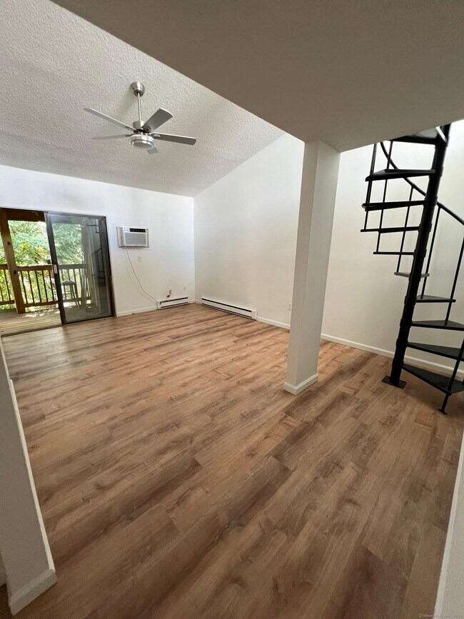 Foto del edificio - 174 Burgundy Hill Ln