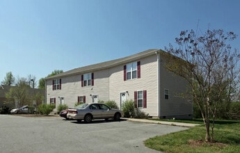 Building Photo - Room in Duplex on Beck St