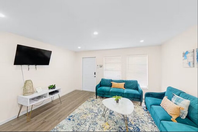 Foto del edificio - 4502 Parrot Ave
