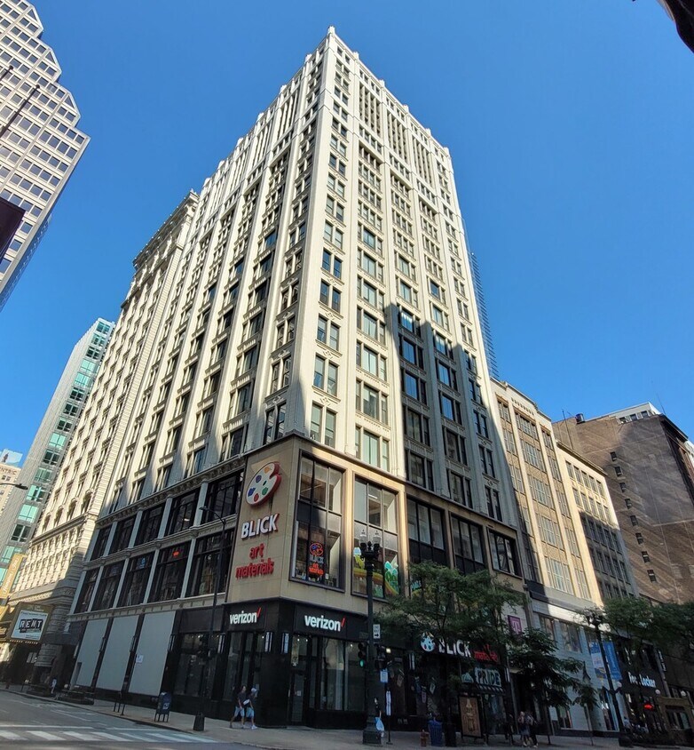 Foto principal - 8 W Monroe St
