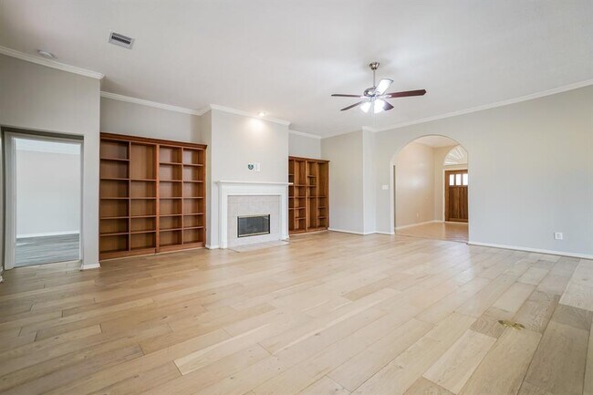 Building Photo - 8107 Malardcrest Dr