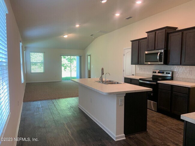 Building Photo - 5864 Calvary Dr