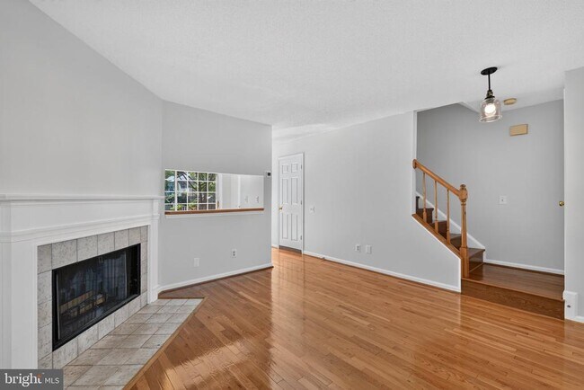 Foto del edificio - 6619 High Valley Ln