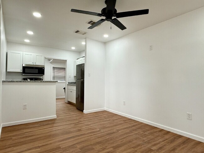 Building Photo - Unbeatable Location: Modern Living Steps f...