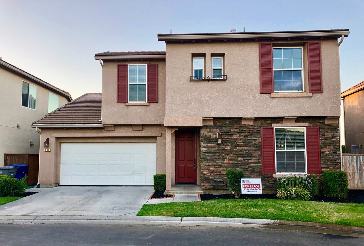 Foto principal - $2,695 Shepherd & Clovis, 3 Bed +Loft, Bea...
