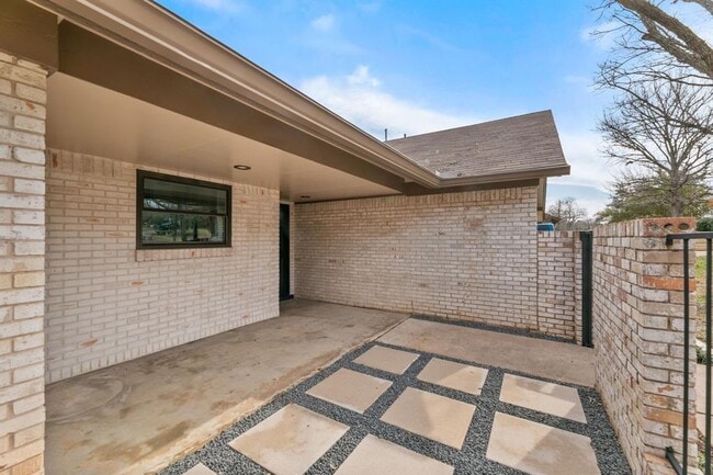 Building Photo - 7603 Barcelona Cove