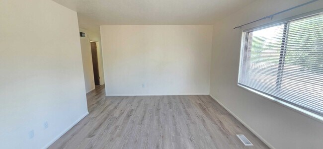 Foto del edificio - 445 E 800 N St