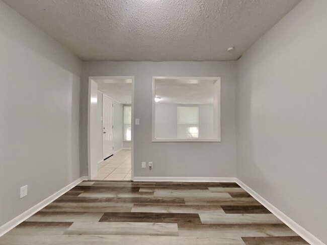 Building Photo - 5950 El Morro Dr S