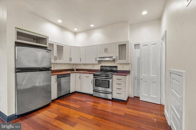 Foto del edificio - 3849 Terrace St