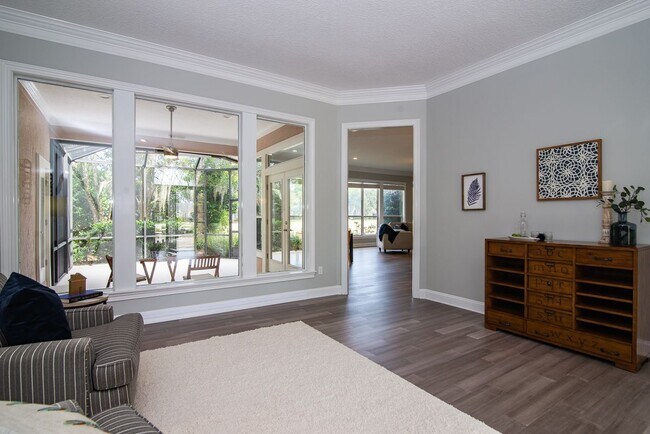 Foto del edificio - 1579 Harrington Park Dr