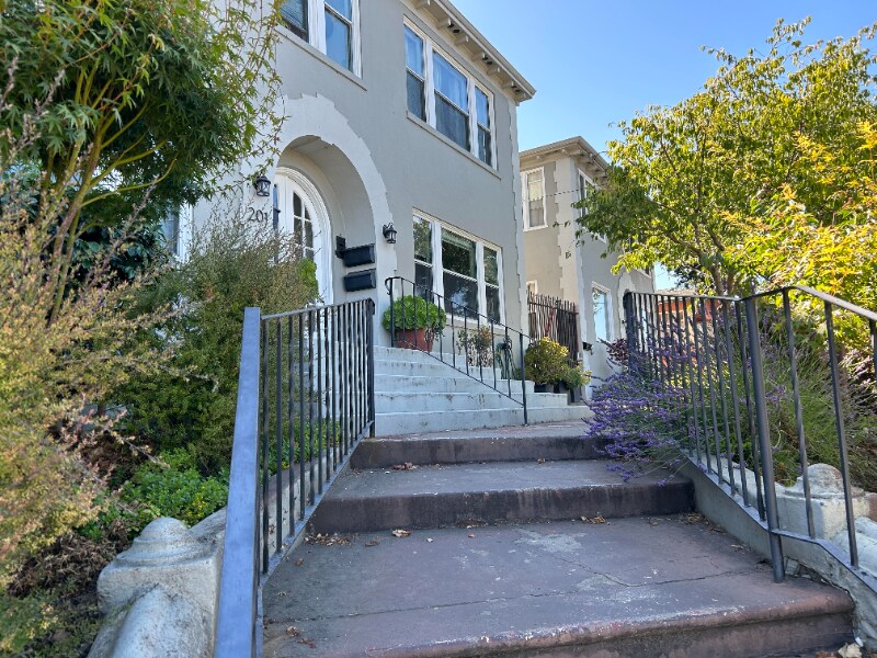 Foto principal - 203 Howard St