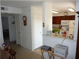 Building Photo - Parkway Lane Condominiums