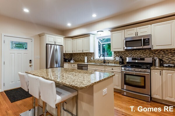 Foto principal - 159 Oak St
