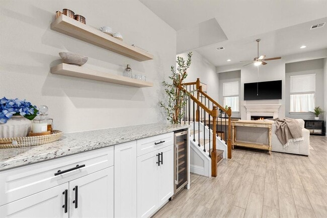 Building Photo - 6720 Verona Pl