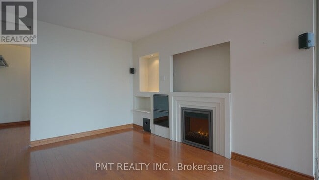 Building Photo - 95-895 Lombard St