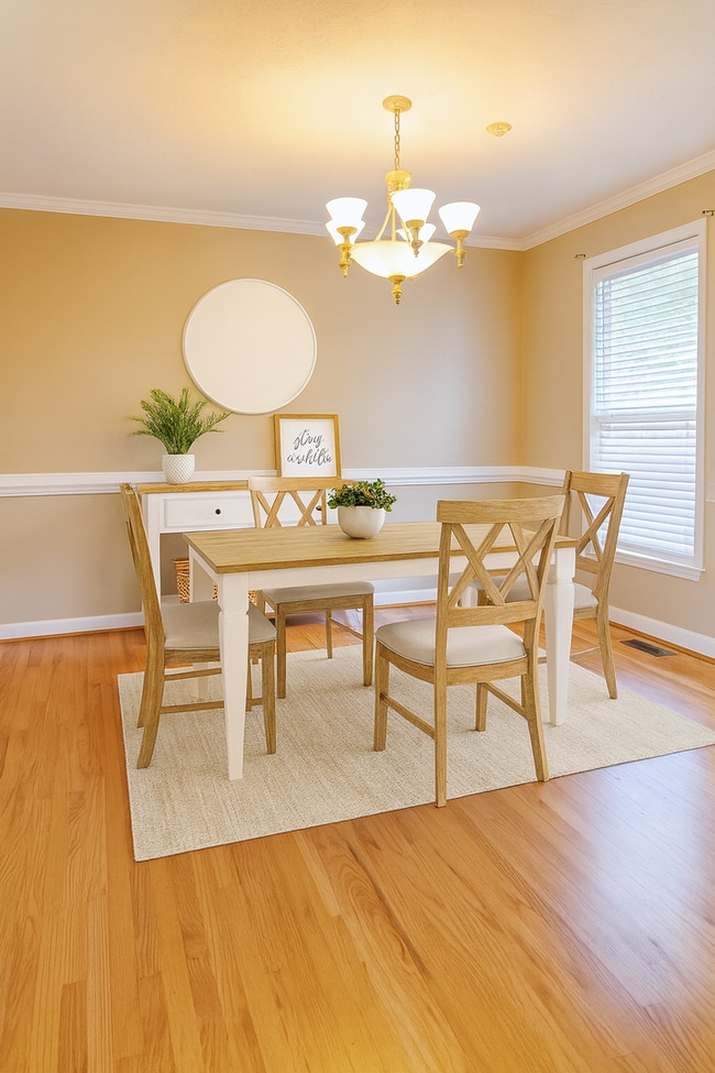 Building Photo - 4 Bedroom 3.5 Bathroom Home - Small Dogs A...
