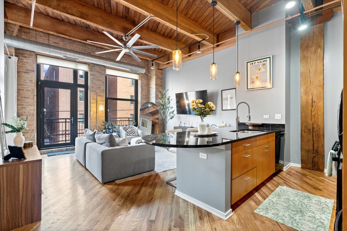 Foto principal - 1040 W Adams St