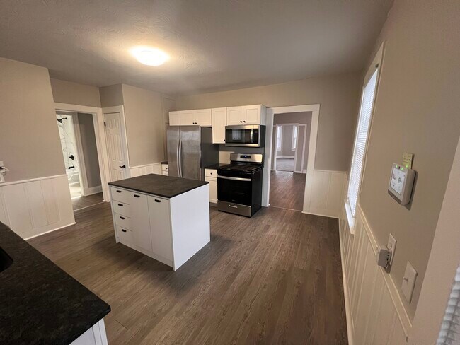 Foto del edificio - 877 Belmont Ave