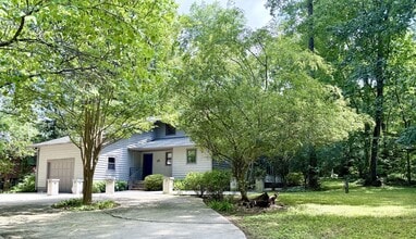 Building Photo - 15 Harvey Pl