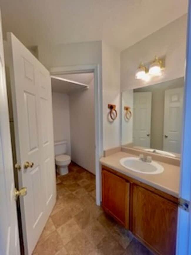 Foto del edificio - 1747 Siskiyou Blvd