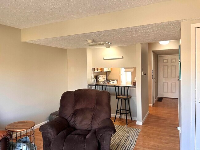 Building Photo - 519 E Graham Pl