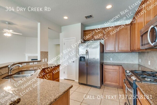 Foto del edificio - 304 Dry Creek Rd