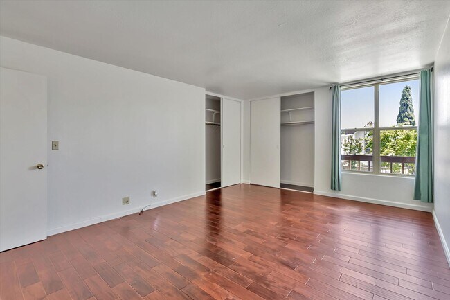 Foto del edificio - Sunnyvale Gem with Sleek Finishes & Though...