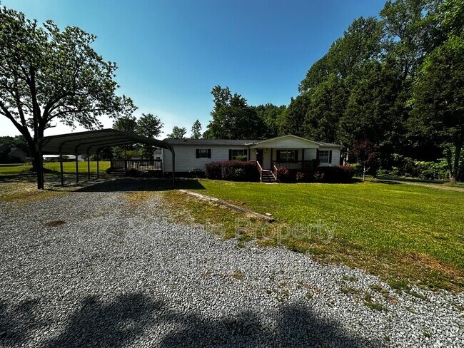 Building Photo - 101 Spring Branch Ln
