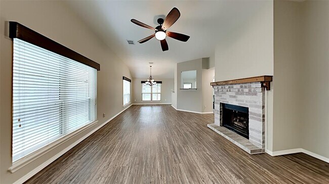 Foto del edificio - 6330 Diamond Rock Dr