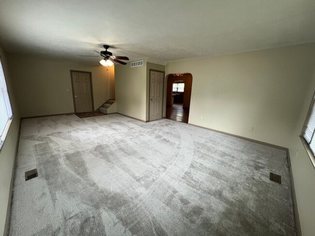 Building Photo - Charming 3 bedroom - 2 bath house in Normal