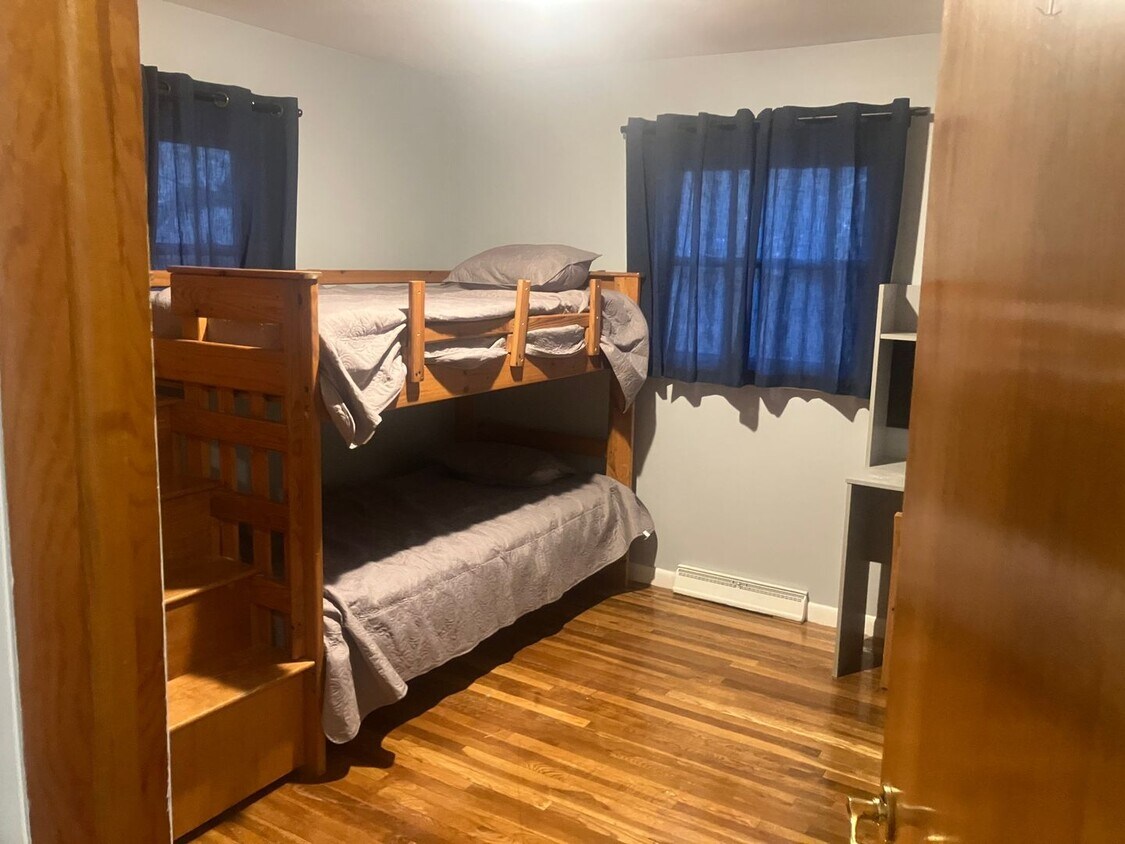 Foto principal - Fully furnished three bedroom for short term