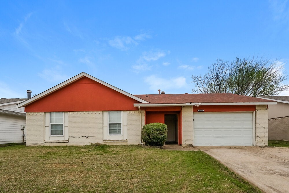 Primary Photo - 3502 Chesapeake Dr