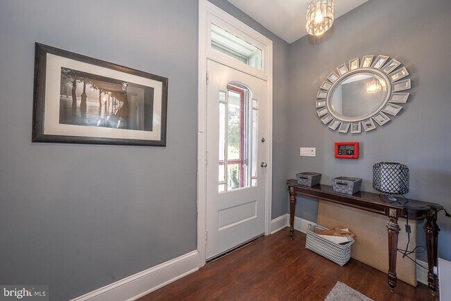 Foto del edificio - 7350 Ridge Ave