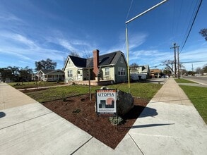 Building Photo - 790 E San Joaquin Ave