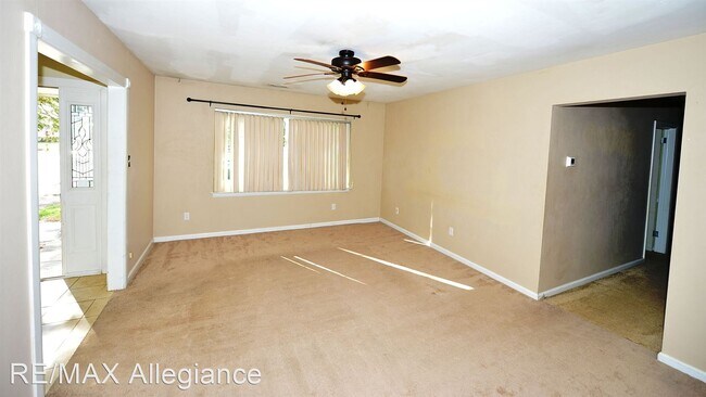 Foto del edificio - 4 br, 2 bath House - 928 GOSSMAN DRIVE