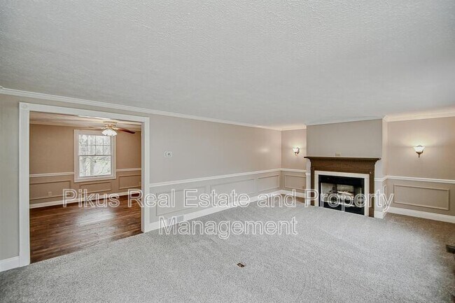 Foto del edificio - 3446 Lochlomond Ave SW