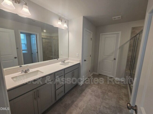 Building Photo - 109 Sea Cave Ln