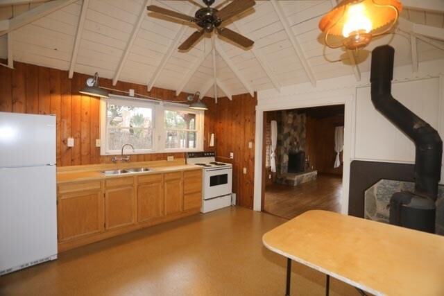 Kitchen/Dinning - 3458 Royal Rd