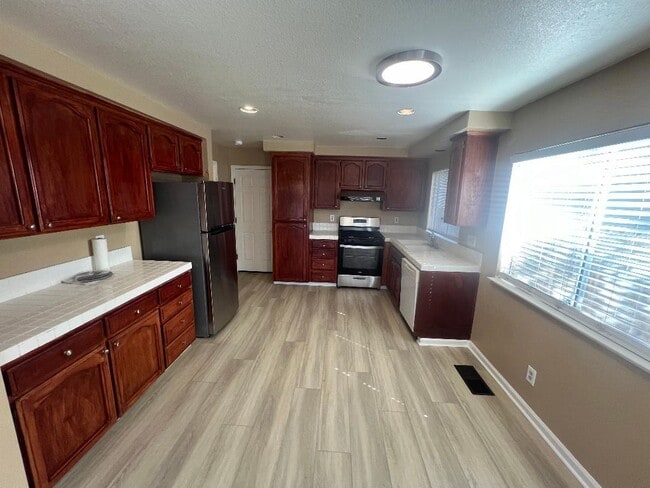 Foto del edificio - 5016 Perry Way