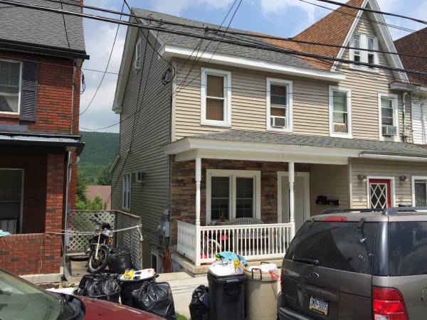 Home, apartment on the back - 218 E Center St