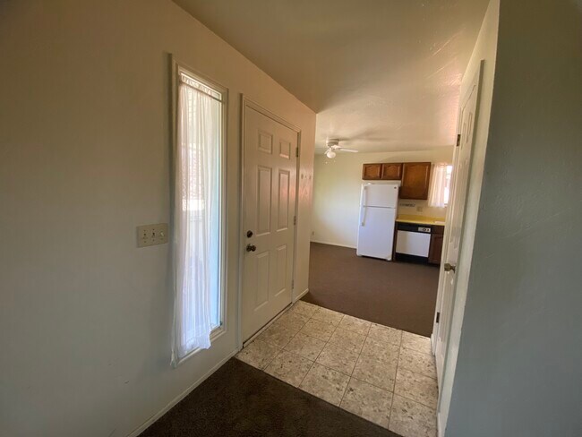 Entry Way into Kitchen/Family Room - 1400 S McClelland St
