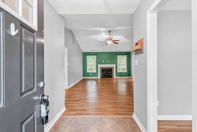 Foto del edificio - 174 Live Oak Dr