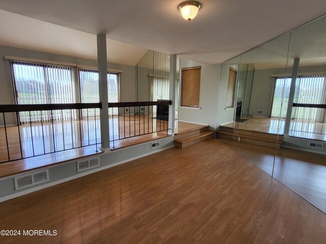 Building Photo - 99 Cotswold Cir