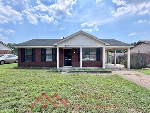 Building Photo - 2587 Wellons Ave