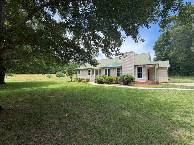Foto del edificio - 5126 Hickory Grove Rd