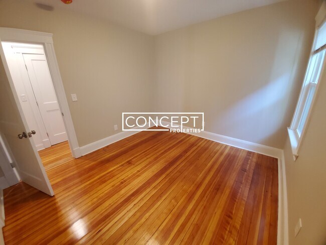 Building Photo - 21 Moraine St