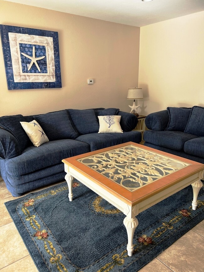 Building Photo - 33055 Dolphin Ct