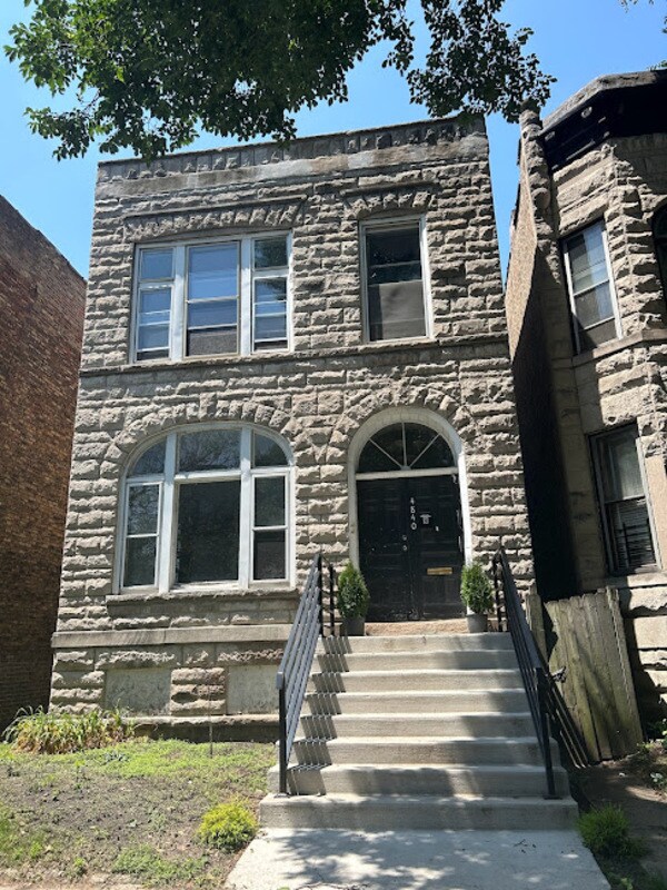 Building Photo - 4840 S Langley Ave